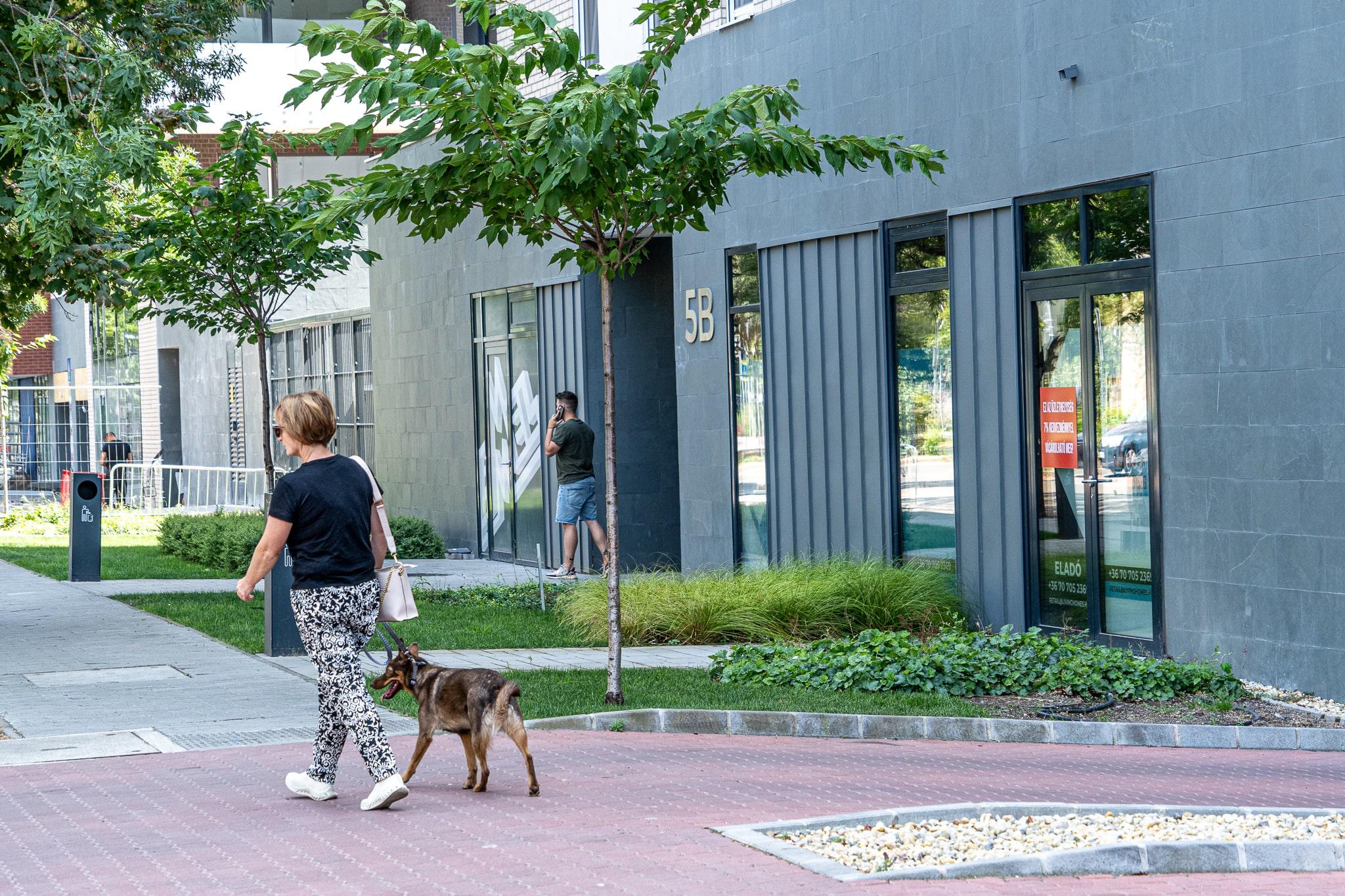 Retail stores of Kassák Terrace building
