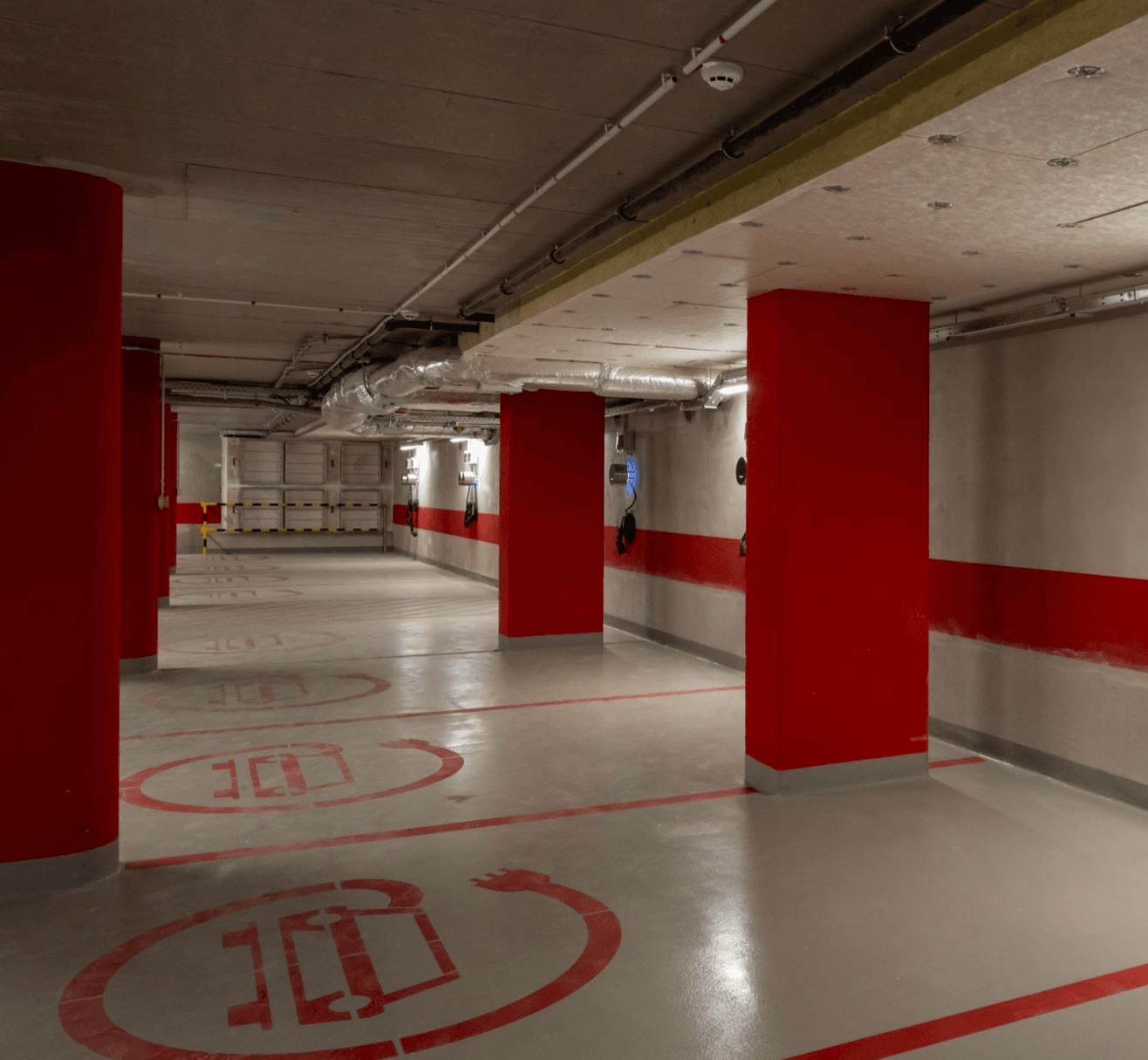 Újépítésű lakópark garázsbeálló