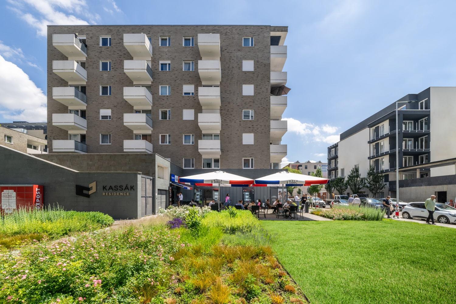 Kassák Residence lakópark és alatta egy üzlethelyiség