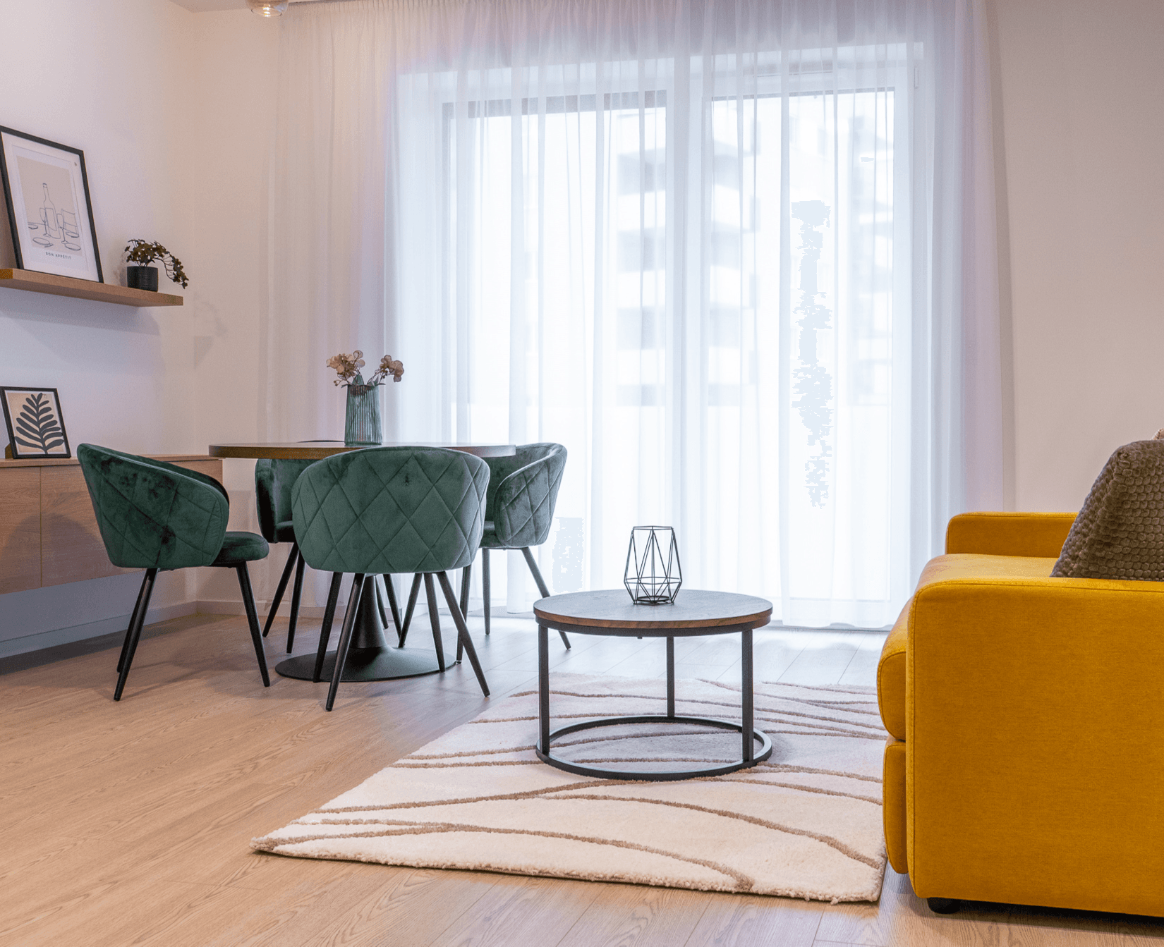 Újépítésű, berendezett lakás