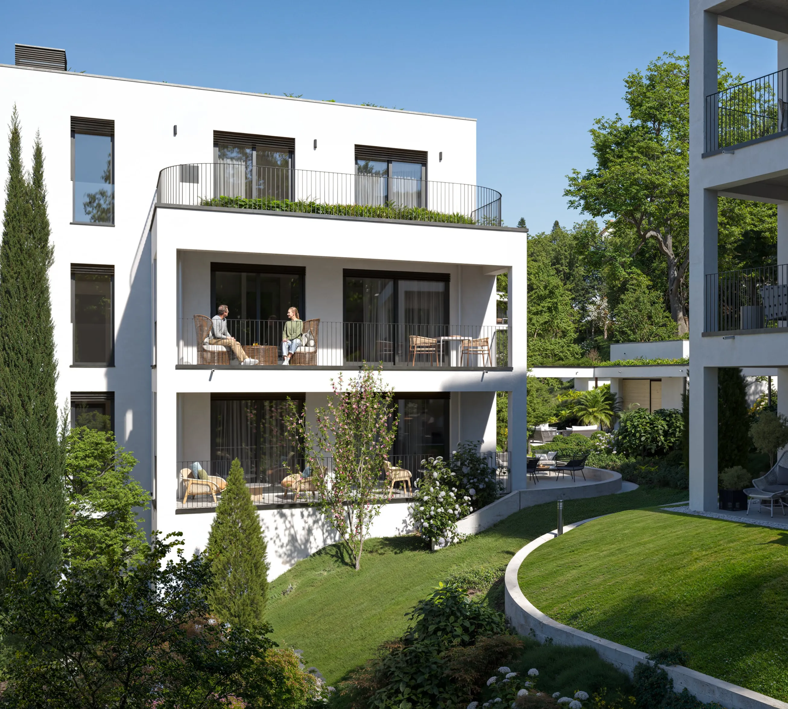 Mártonhegy Villapark lakópark belső kertje